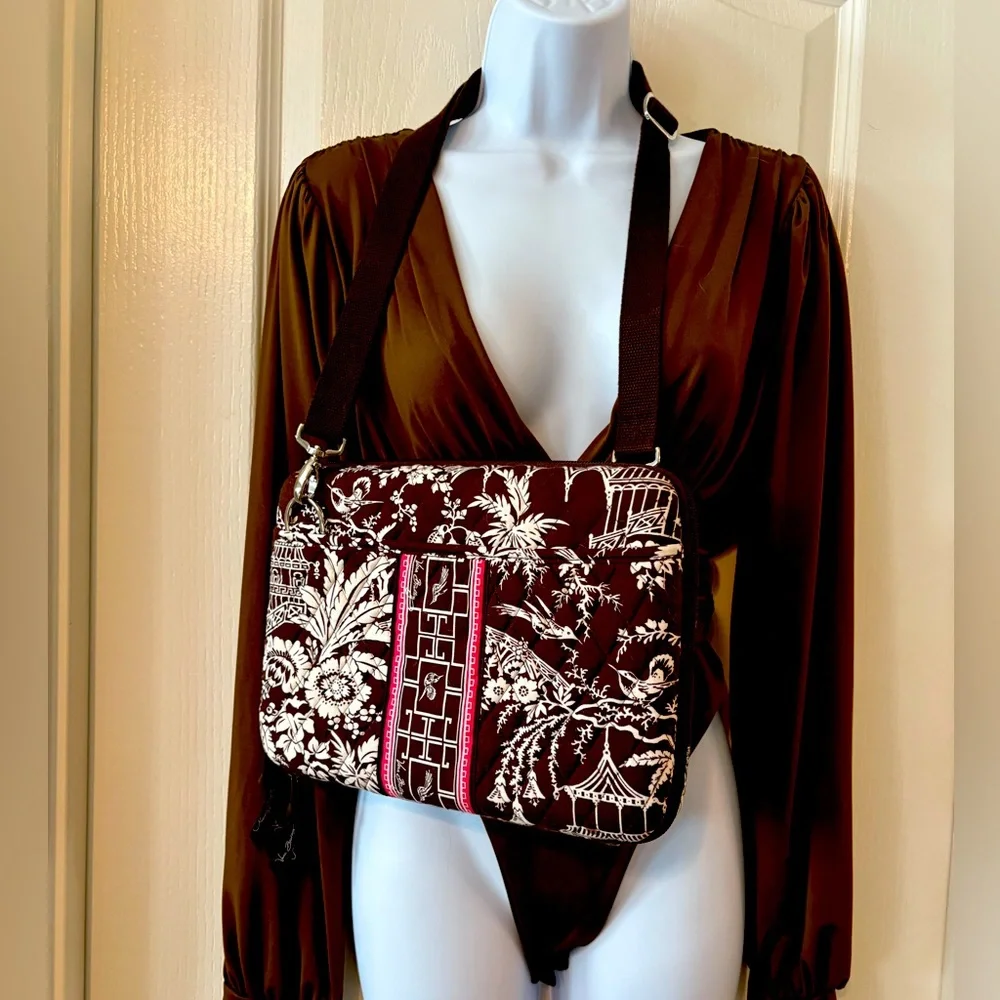 VERA BRADLEY Imperial Toile Mini Laptop Case/ IPad bag / Strap hard case padded